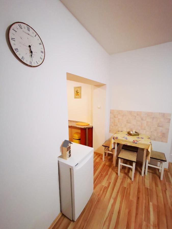 Mate Apartman Gyula Exterior foto