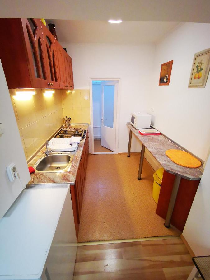 Mate Apartman Gyula Exterior foto