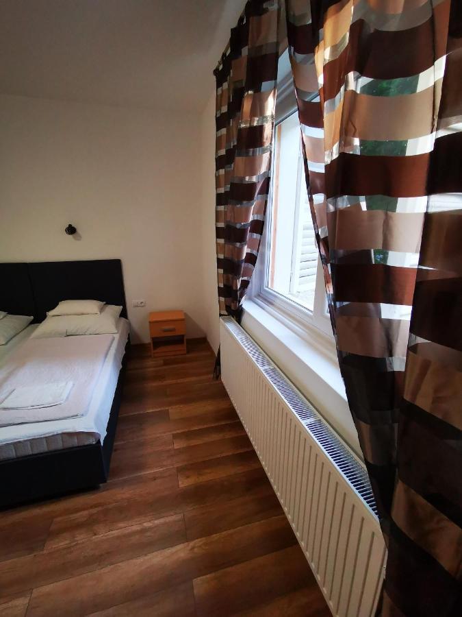 Mate Apartman Gyula Exterior foto