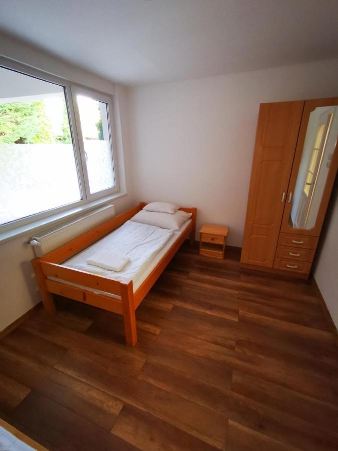 Mate Apartman Gyula Exterior foto